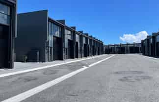 Corner 21sqm Workshop - Only in Mt Wellington