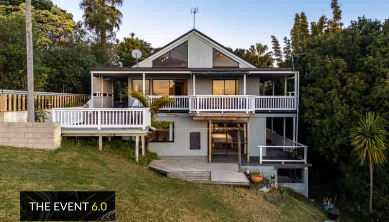 218 Whangaparaoa Road, Red Beach