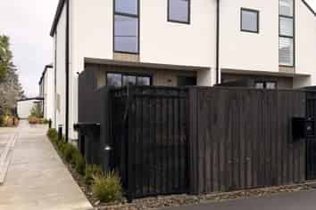 2/78 Wildberry Street, Woolston