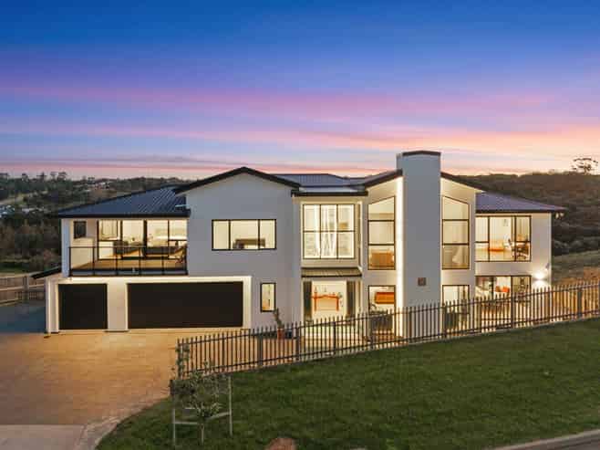 8 Ridgelea Road, Long Bay