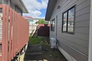 85A COBHAM CRESCENT, Kelston