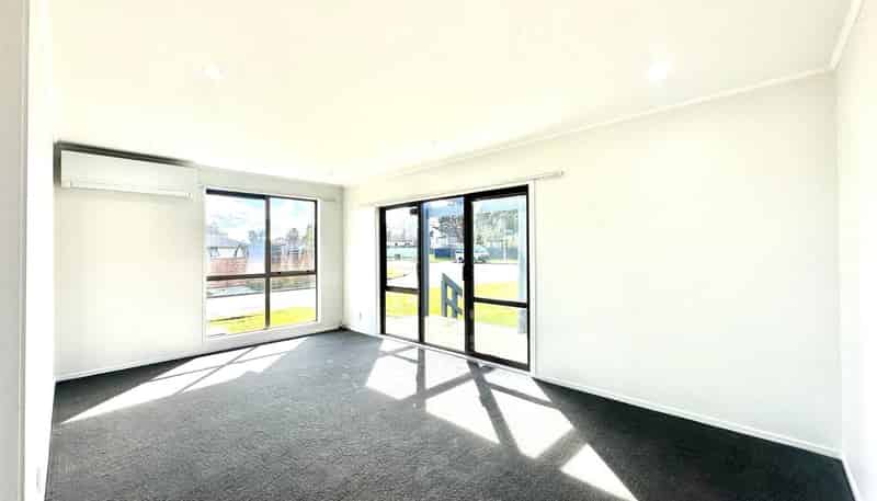 1 Lansdown Place, Papakura