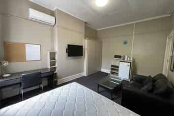 Room 2/54 Queen Street, North Dunedin