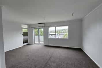 2/126 Redwood Avenue, Tawa