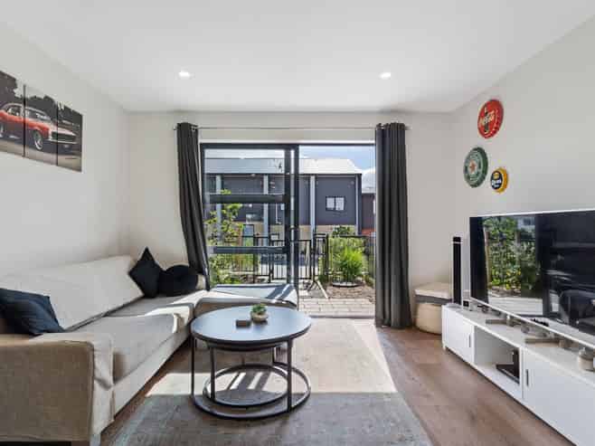8 Jabuka Street, Glen Eden