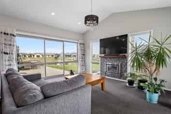 8 Trent Place, Huntingdon