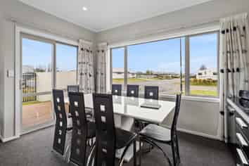 8 Trent Place, Huntingdon