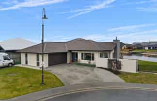 8 Trent Place, Huntingdon