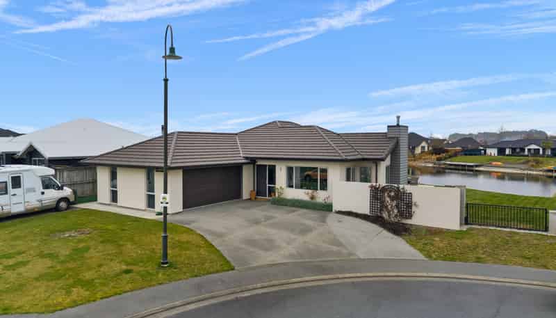 8 Trent Place, Huntingdon