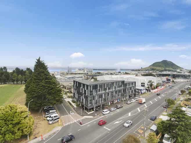 Commercial chic meets coastal cool