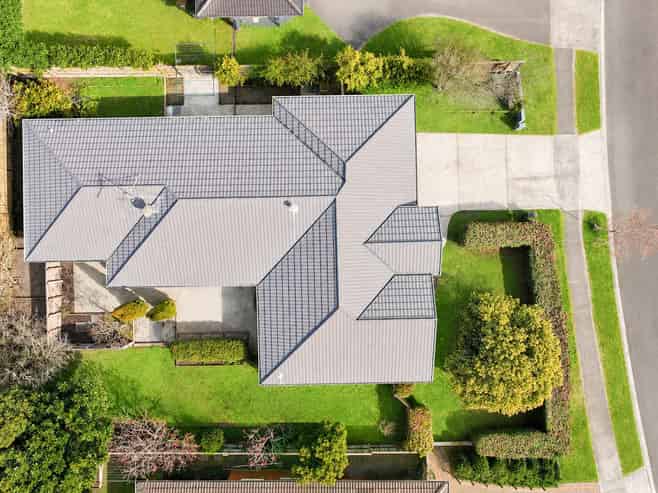 31 St James Drive, Huntington