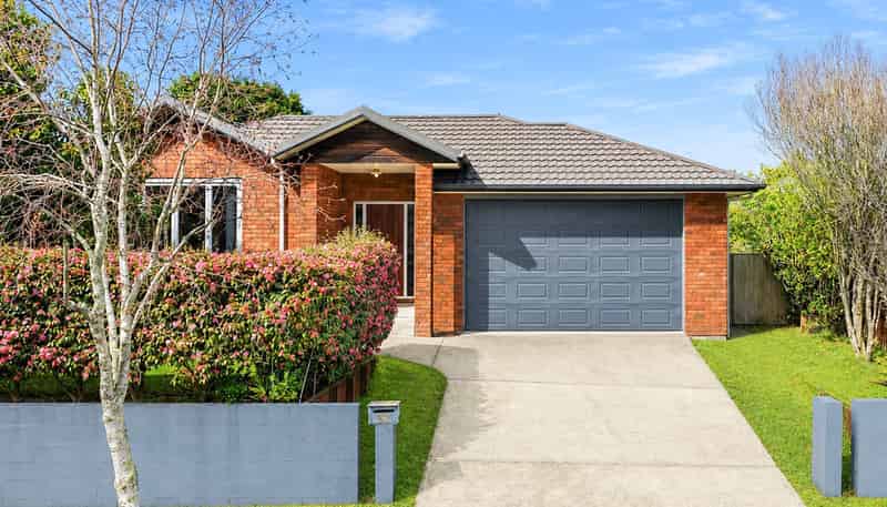 31 St James Drive, Huntington