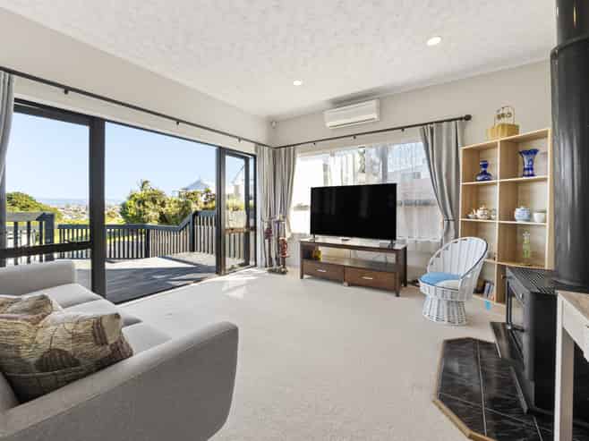 87 Luckens Road, West Harbour