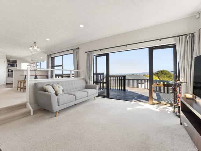 87 Luckens Road, West Harbour