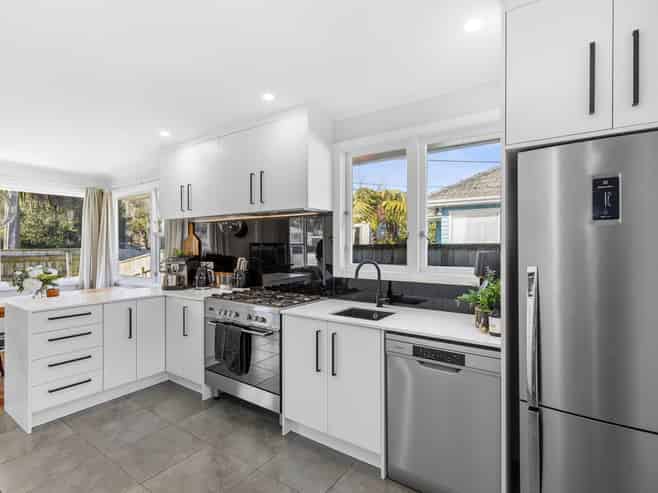 12 Moeraki Road, Maoribank