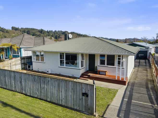 12 Moeraki Road, Maoribank