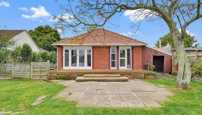 59 Weston Avenue, Roslyn