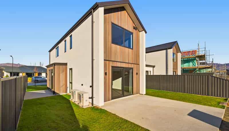 6 Woods Crescent, Cromwell
