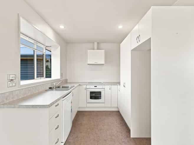 6 Seadown Crescent, Amberley