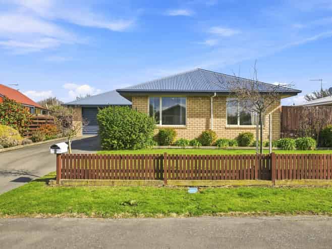 6 Seadown Crescent, Amberley
