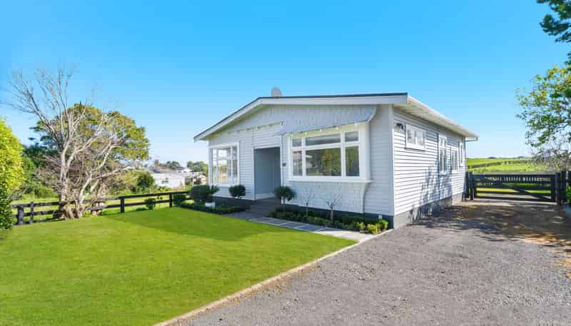 11 Beach Road, Glenbrook