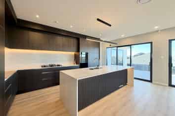 6 Lambert Road, Milldale