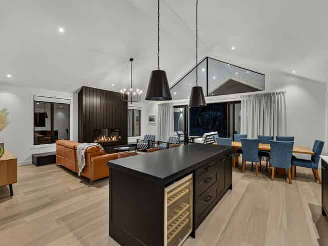 8 Collings Drive, Lucas Heights