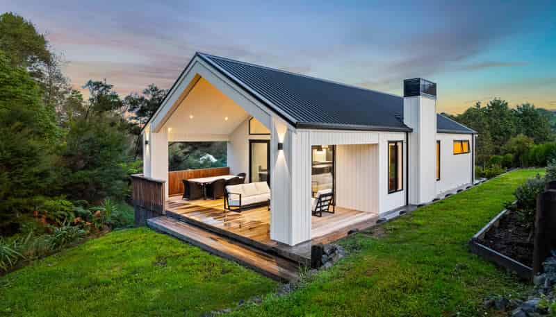 8 Collings Drive, Lucas Heights