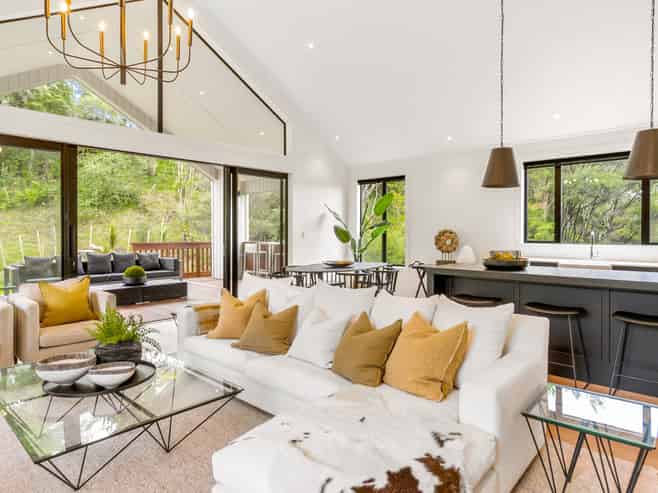 8 Collings Drive, Lucas Heights