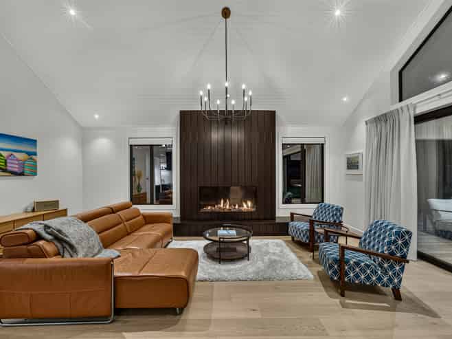 8 Collings Drive, Lucas Heights