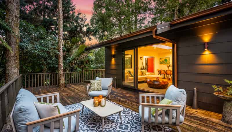 203 Scenic Drive, Titirangi