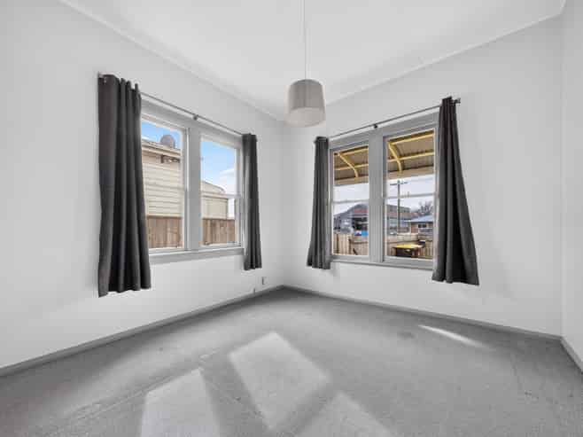 77 Lincoln Road, Masterton