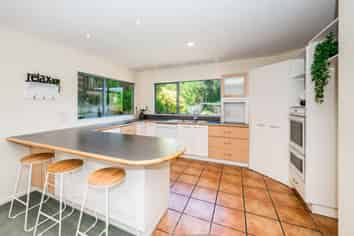 206 Matai Rd, Raumati Beach