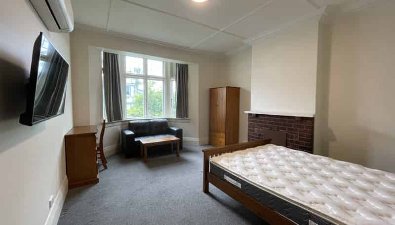 Room 2 / 9 Union Street West, North Dunedin