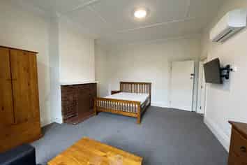 Room 2 / 9 Union Street West, North Dunedin