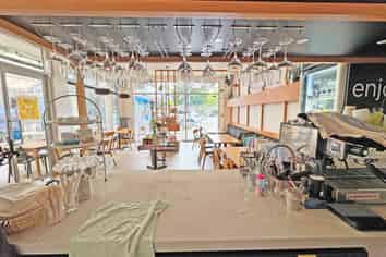 RESTAURANT UNIT FOR LEASE
