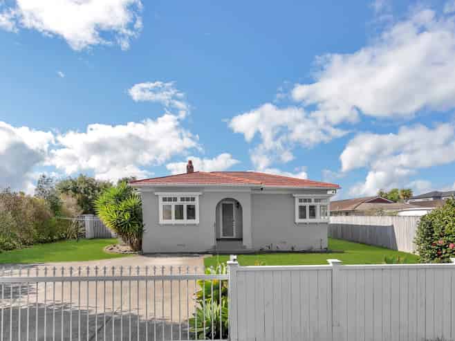 64 Huia Road, Papatoetoe