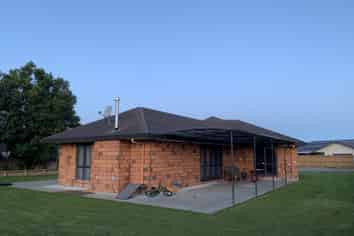 8 Northfeild Rise, FEILDING