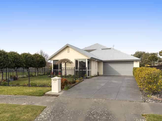 15 Becmead Drive, Harewood