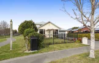 15 Becmead Drive, Harewood