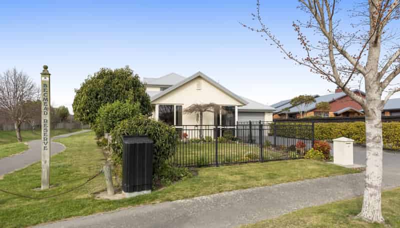 15 Becmead Drive, Harewood