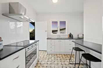 2/1103 Great North Road, Point Chevalier
