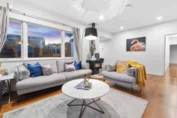 77 West Harbour Drive, West Harbour