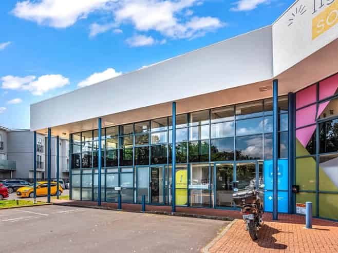 Bright Mount Eden Office
