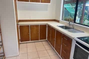 2/9 Branston Avenue, Browns Bay