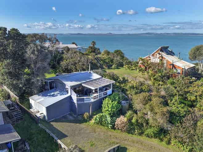 6569 Pouto Road, Pouto