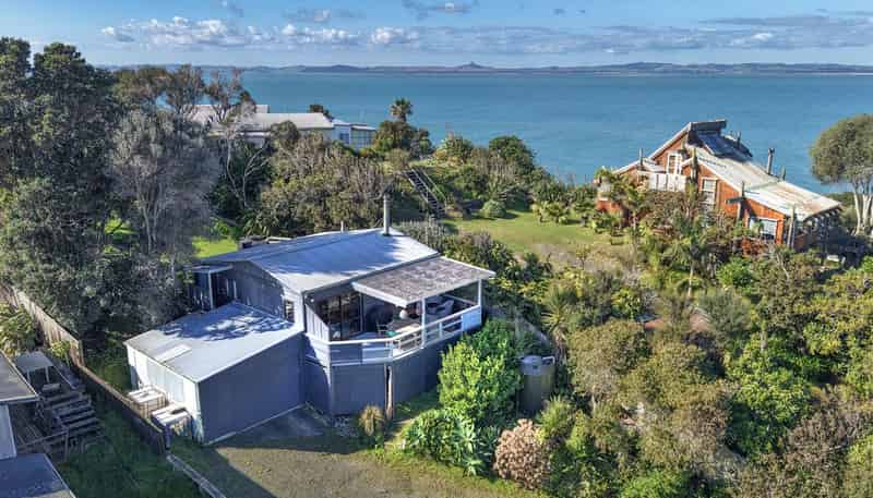 6569 Pouto Road, Pouto
