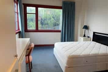 Room 2/5A Queen Street, Dunedin Central
