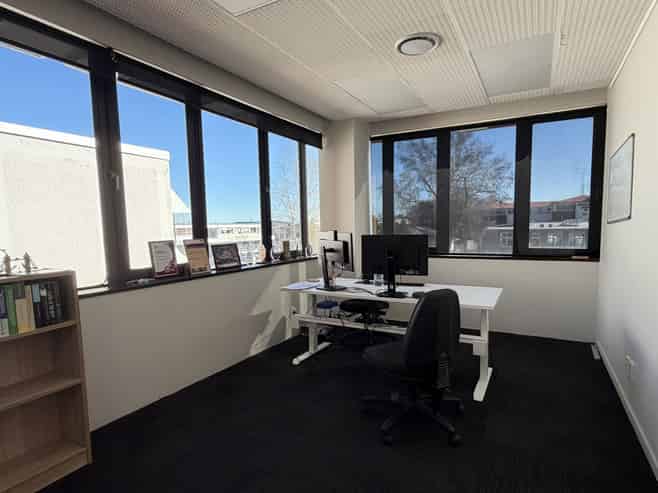 Outstanding office for lease
