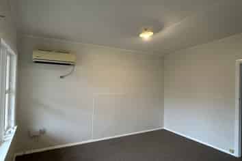 1/2 Wilson Street, Havelock